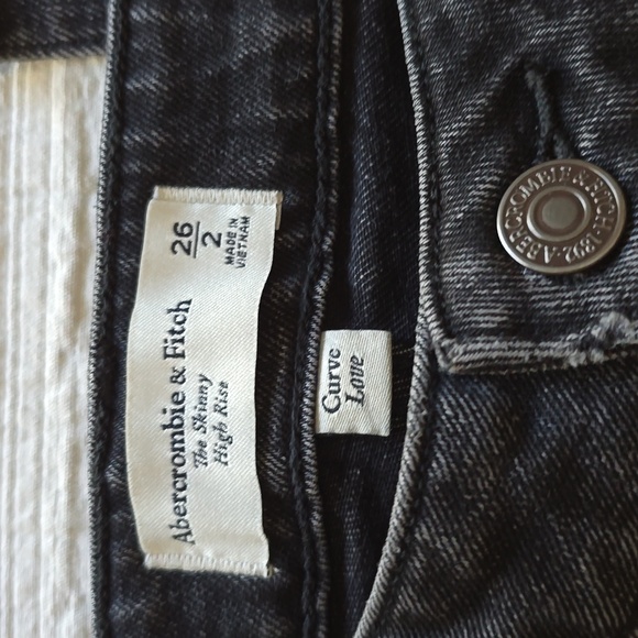 Abercrombie & Fitch The Skinny High Rise Curve Love Jeans - Picture 2 of 15